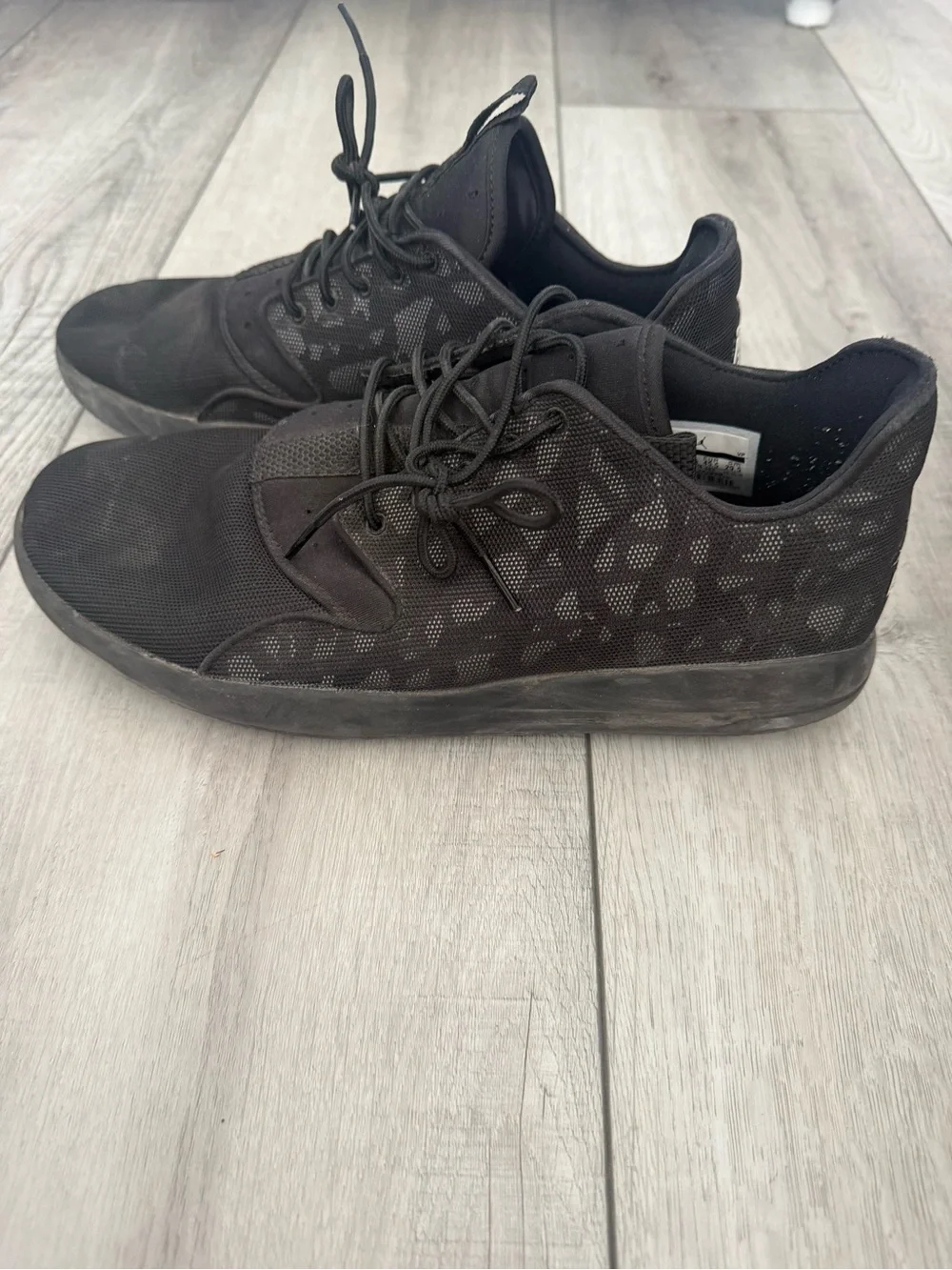 Jordan Men's Black Low-Top Lace-Up Sneakers